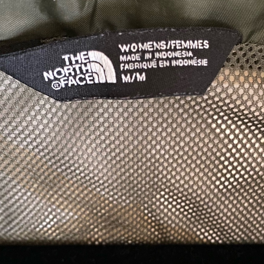 The North Face Women’s Hooded Dry Vent Jacket Size M
Color Thyme - Picture 4 of 16